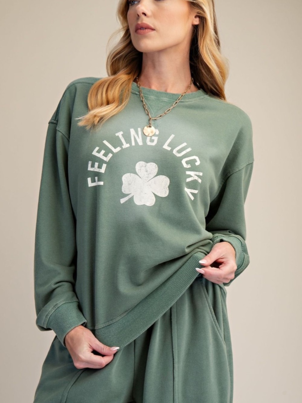 "The Lucky" TOP Feeling Lucky Green Pullover